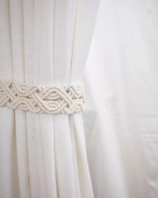 Mula sa mga kurtina hanggang sa muwebles: 13 variant ng Macrame Decor 8603_253