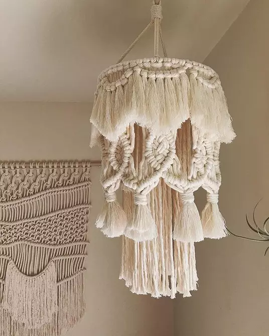 پردے سے فرنیچر سے: Macrame سجاوٹ کے 13 متغیرات 8603_27