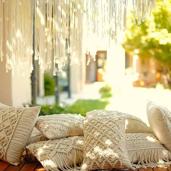 ფარდებიდან ავეჯით: Macrame Decor- ის 13 ვარიანტი 8603_48