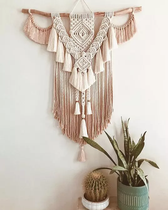 Vu Riddoen op Miwwelen: 13 Variantéiten vu Macrame Decor 8603_98