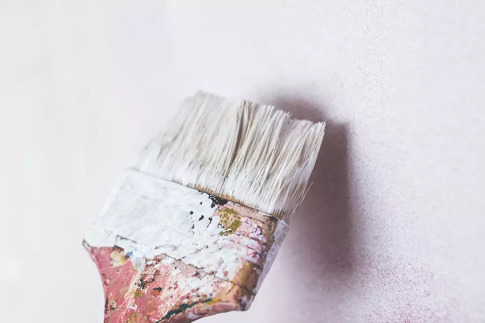 Wie Sie den Geruch von Farbe in der Wohnung nach und im Reparaturprozess loswerden 8710_13
