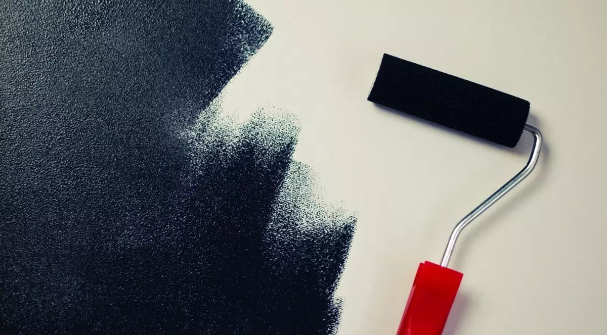 Hogyan lehet megszabadulni a festék szaga a lakásban és a javítási folyamatban