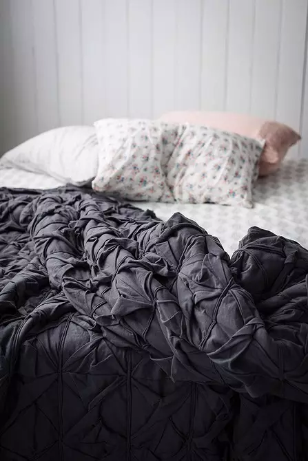 6 maneres d'emmagatzemar el llit de manera que decoreu el dormitori 8728_50