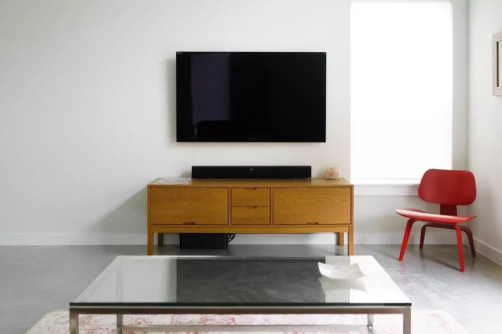 लिविंग रूम में फर्नीचर कैसे डालें: एक साधारण निर्देश और 70+ फोटॉय 8916_38