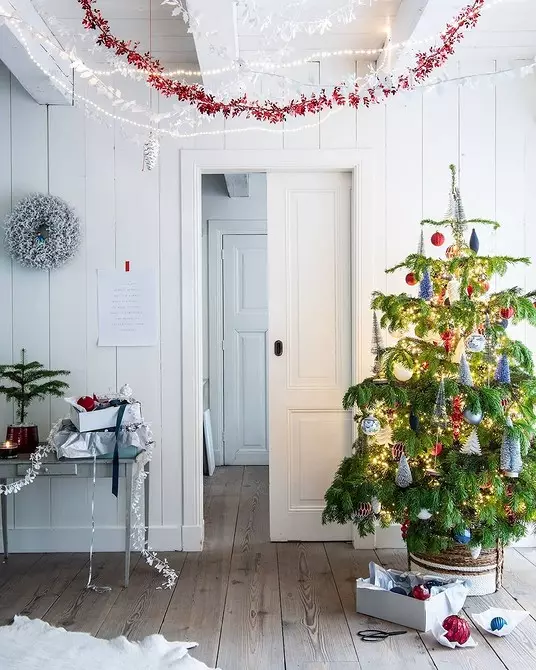 Comment décorer l'arbre de Noël pour la nouvelle année 2021: Tendances et idées 895_14