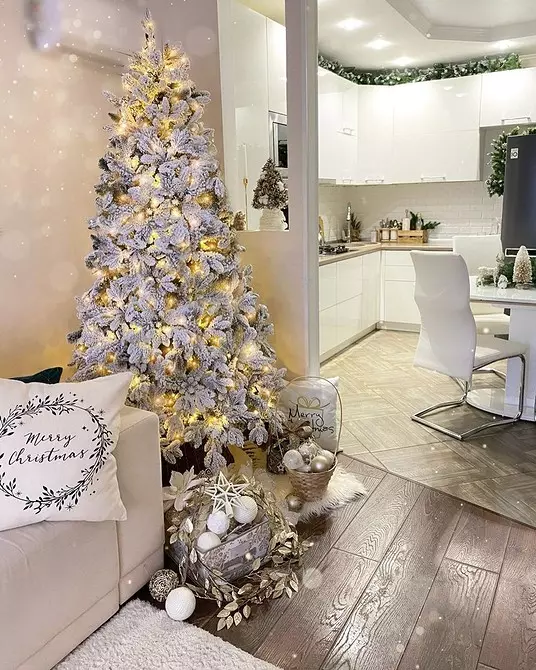 Como decorar a árvore de natal para o ano novo 2021: tendências e idéias 895_27