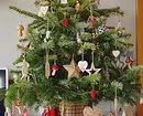 Como decorar a árvore de natal para o ano novo 2021: tendências e idéias 895_54