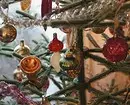 Como decorar a árvore de natal para o ano novo 2021: tendências e idéias 895_85