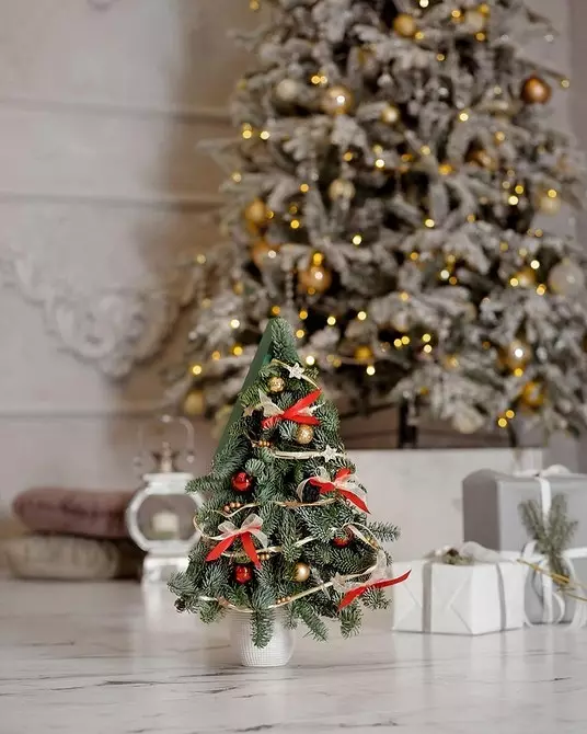 Como decorar a árvore de natal para o ano novo 2021: tendências e idéias 895_88