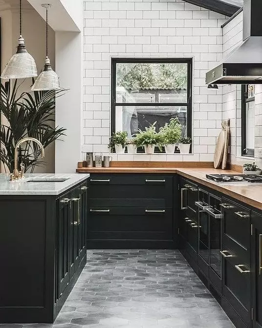 Reka bentuk dapur tanpa kabinet teratas: kebaikan, keburukan dan 45 foto untuk inspirasi 8978_93
