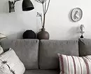 Nikada ne ostavljajte modu: siva sofa u unutrašnjosti 8983_30