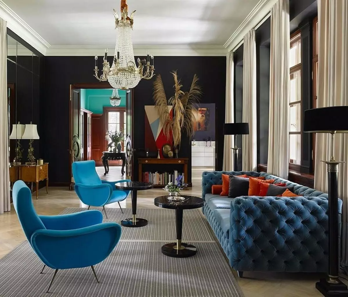 Mūsdienu klasika dzīvojamās istabas interjerā: padomi izveidei un 45 iedvesmojošiem piemēriem 9057_40