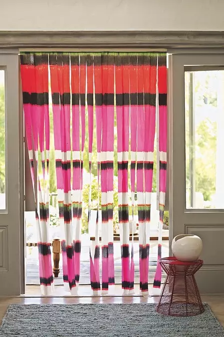 Velg dekorative gardiner på døråpningen: design tips og 70 interessante eksempler 9077_72