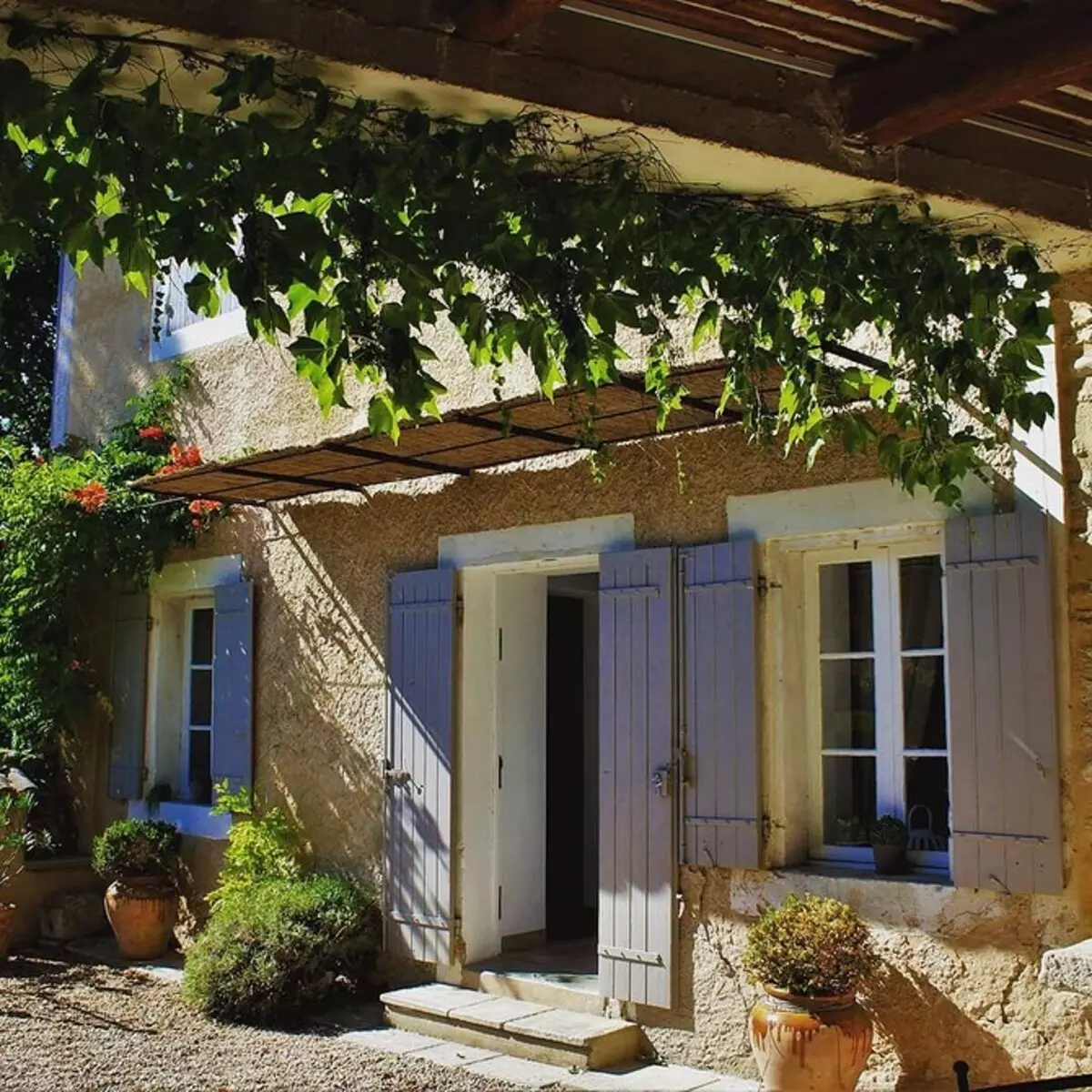 Hur man arrangerar ett lanthus i Provence-stil: 6 steg till drömmen 9087_10