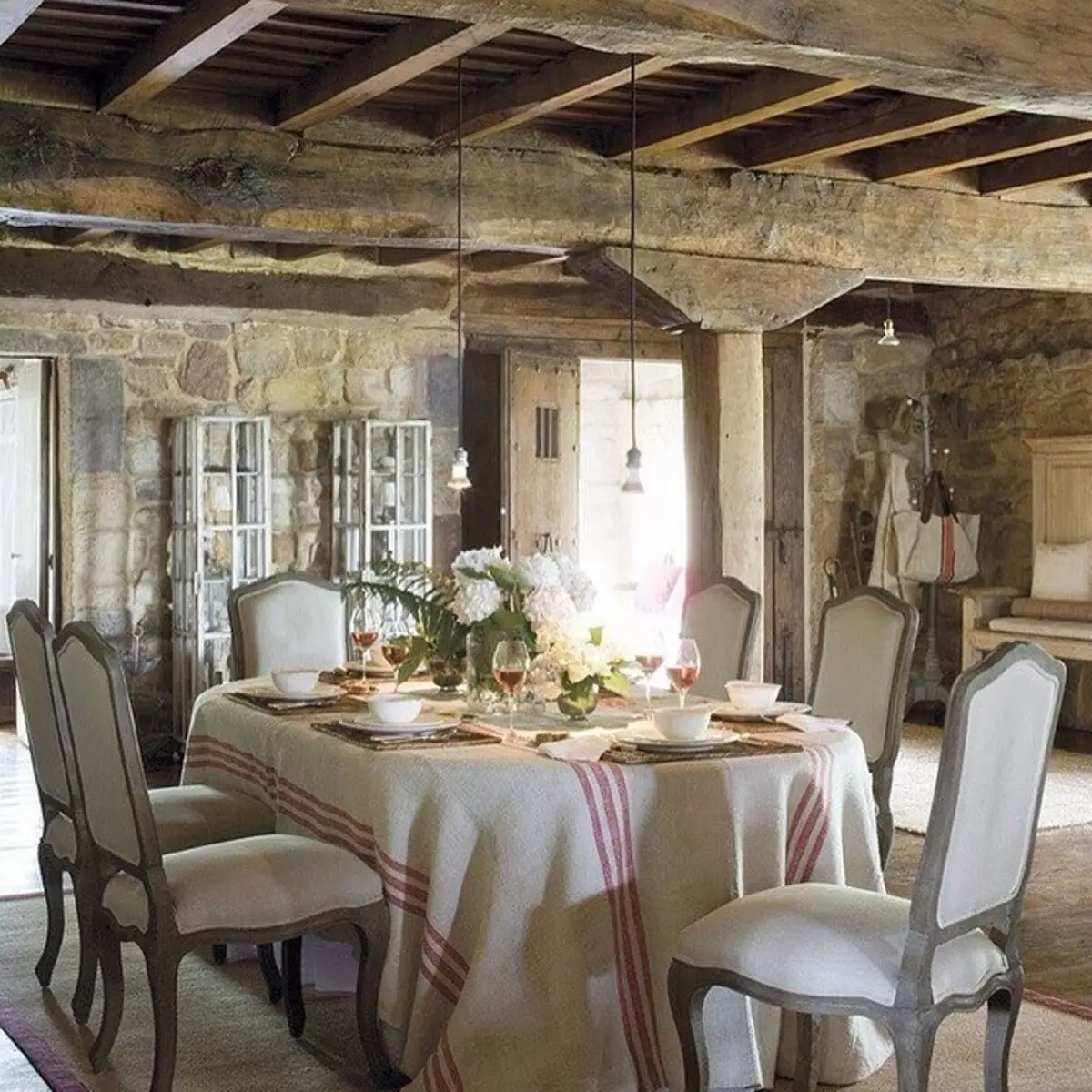 Cum să aranjați o casă de țară în stilul Provence: 6 pași spre interiorul visului 9087_43