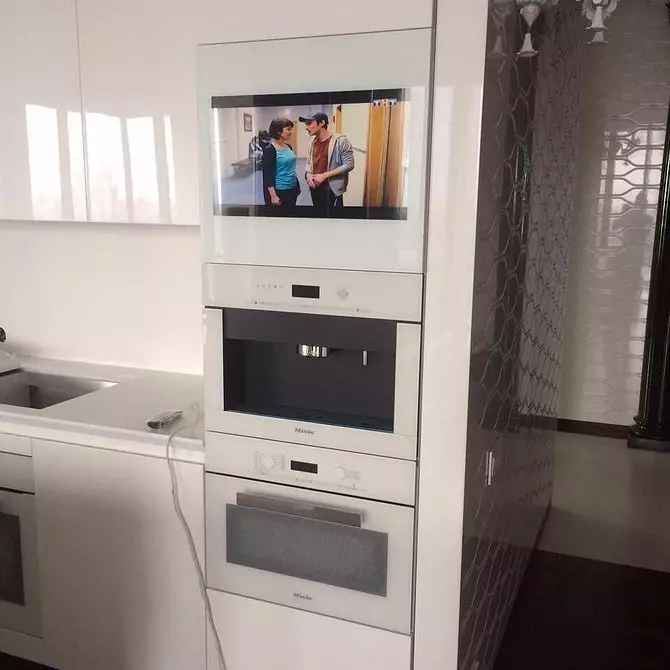 Var ska man placera en TV i köket: 5 platser och användbara tips 9099_41