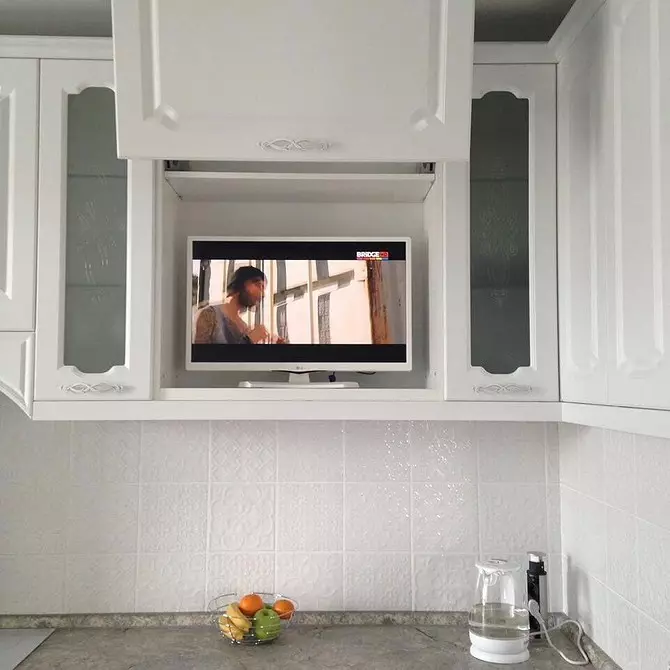 Hvor å plassere en TV på kjøkkenet: 5 seter og nyttige tips 9099_49