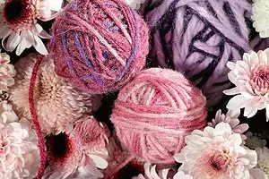 4 Misalan na bouquets na chrysanthemums da yarn wanda zai sanya masaniyar ciki 9268_1