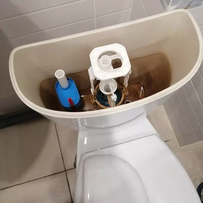 Čo robiť, ak toaletná nádrž prúdi: 4 časté problémy a riešenia 932_5