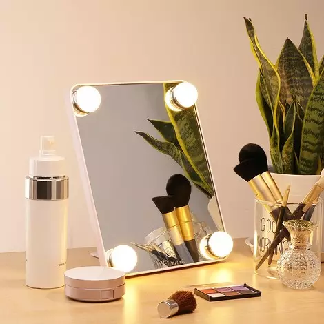 Zrkadlo pre make-up