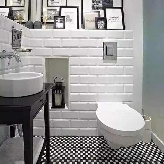 Gốm không dễ dàng: 60 ý tưởng thiết kế để sử dụng gạch trong nhà vệ sinh 9369_20
