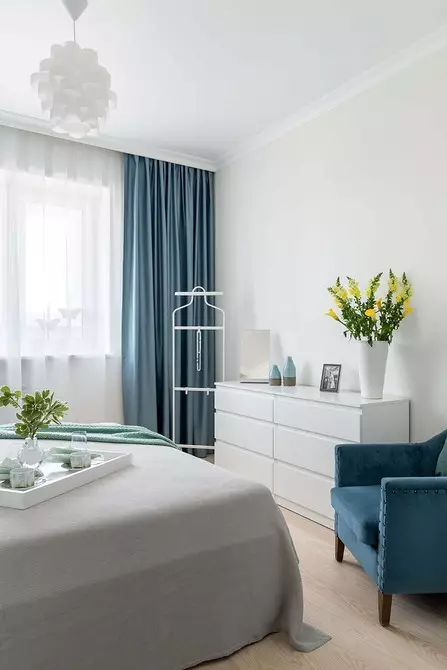 Bright Odnushka con cucine separate, soggiorno e camera da letto 9475_45