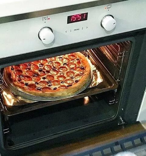 Si el horno de repente comenzó a calentar ...