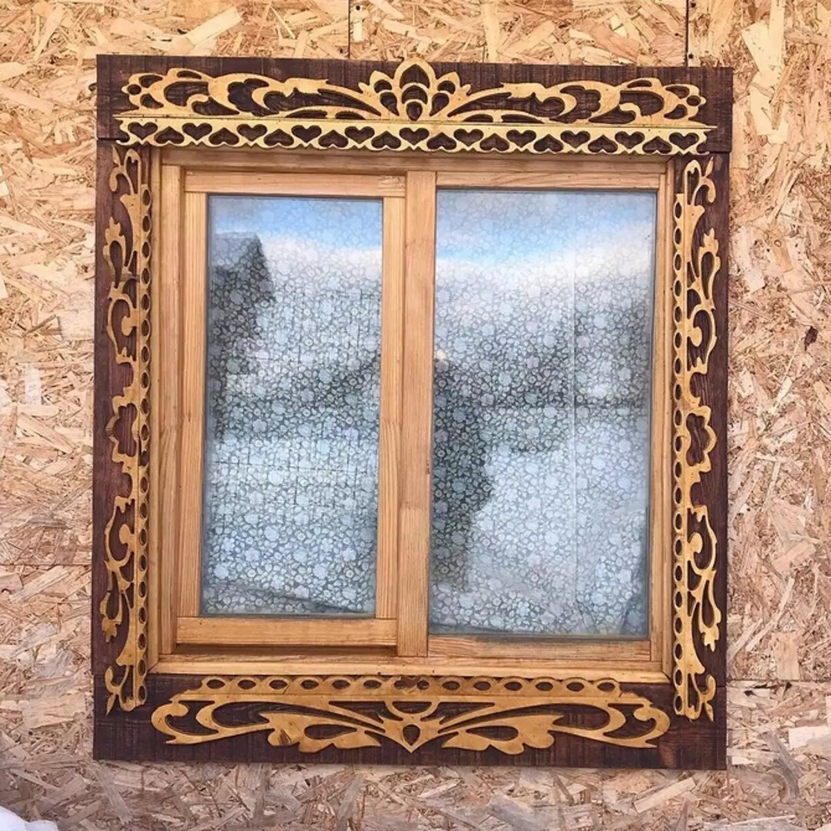 Platbands intagliato sulle finestre in una casa di legno: maternità e installare fallo da te 9481_39