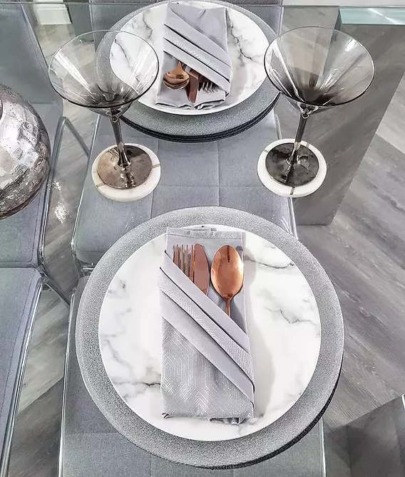 Cik skaisti salocīti salvetes par svētku galdu: 11 veidi, kā pārsteigt savus viesus 9623_15