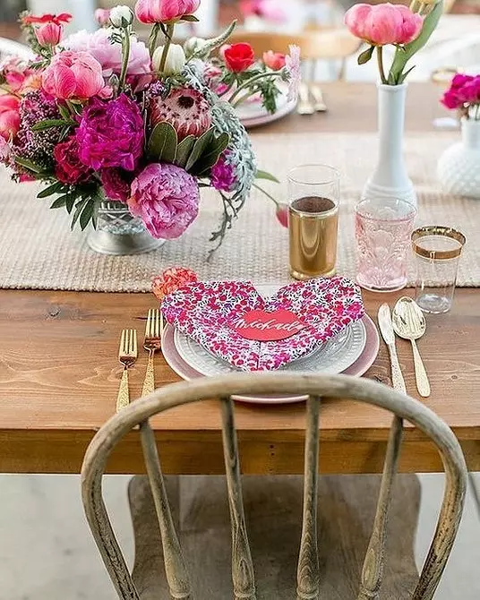 Wie schön gefaltete Servietten für einen festlichen Tisch: 11 Möglichkeiten, Ihre Gäste zu beeindrucken 9623_24