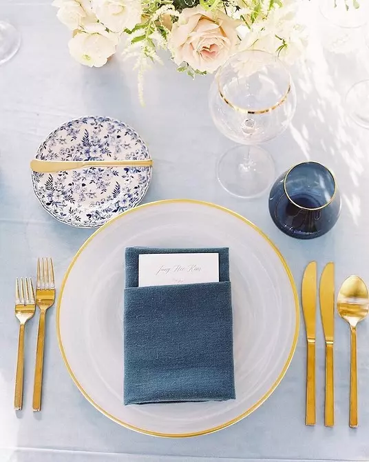 چگونه دستمال سفره های زیبا برای یک میز جشن: 11 راه برای تحت تاثیر قرار دادن مهمانان خود 9623_8