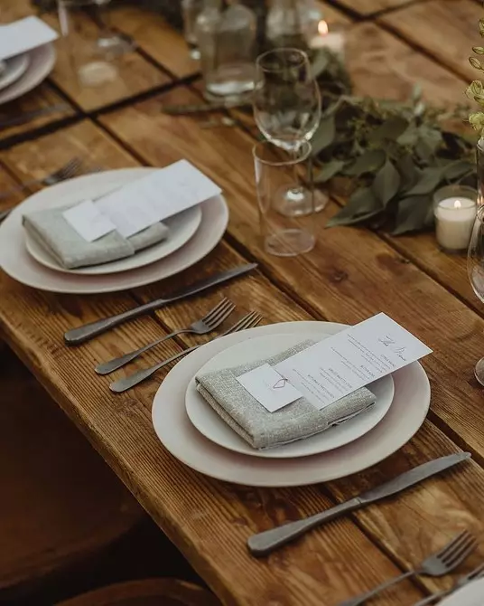 節日表的餐巾紙多麼美妙地折疊：11種方法可以給客人留下深刻印象 9623_9