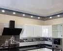 Stretch Ceiling Design keittiössä: 40 modernia vaihtoehtoa 9666_76