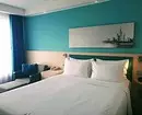 寝室のインテリアのターコイズ色の色：写真と70の新鮮なアイデア 9773_128