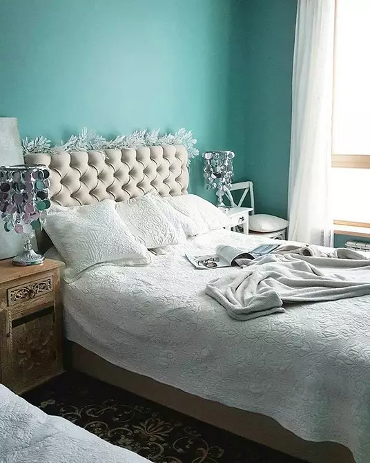 Warna pirus dalam interior kamar tidur: 70 ide segar dengan foto 9773_137