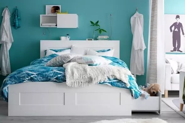 Warna pirus dalam interior kamar tidur: 70 ide segar dengan foto 9773_77