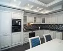 Neoklassiskā stila virtuve: 70 dizaina iespējas ar fotogrāfijām un padomiem par dizainu 9805_4
