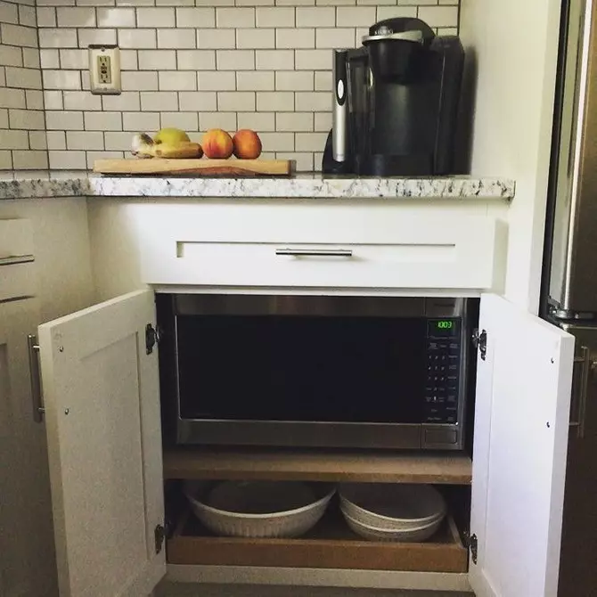 8 praktičnih mogućnosti smještaja u kuhinji plitkih kućanskih aparata 9829_30