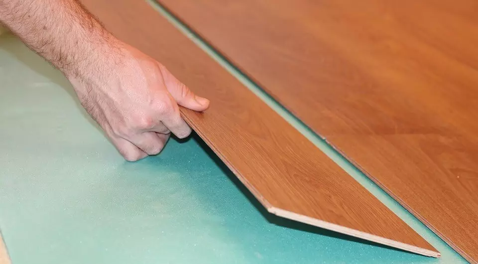 Kedu ụdị mkpụrụ iji họrọ n'okpuru laminate: ụdị nke ihe na njiri mara 9832_6