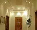 Selezionare il soffitto elasticizzato nel corridoio: tipi e opzioni di progettazione con le foto 9838_31