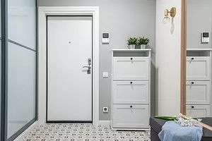 Какъв гардероб да избере в коридора: 6 текущи опции 9860_1