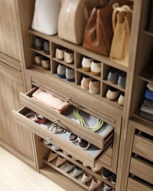 Modern dressing room from storage room: arrangement tips and 50+ successful filling examples 9868_45