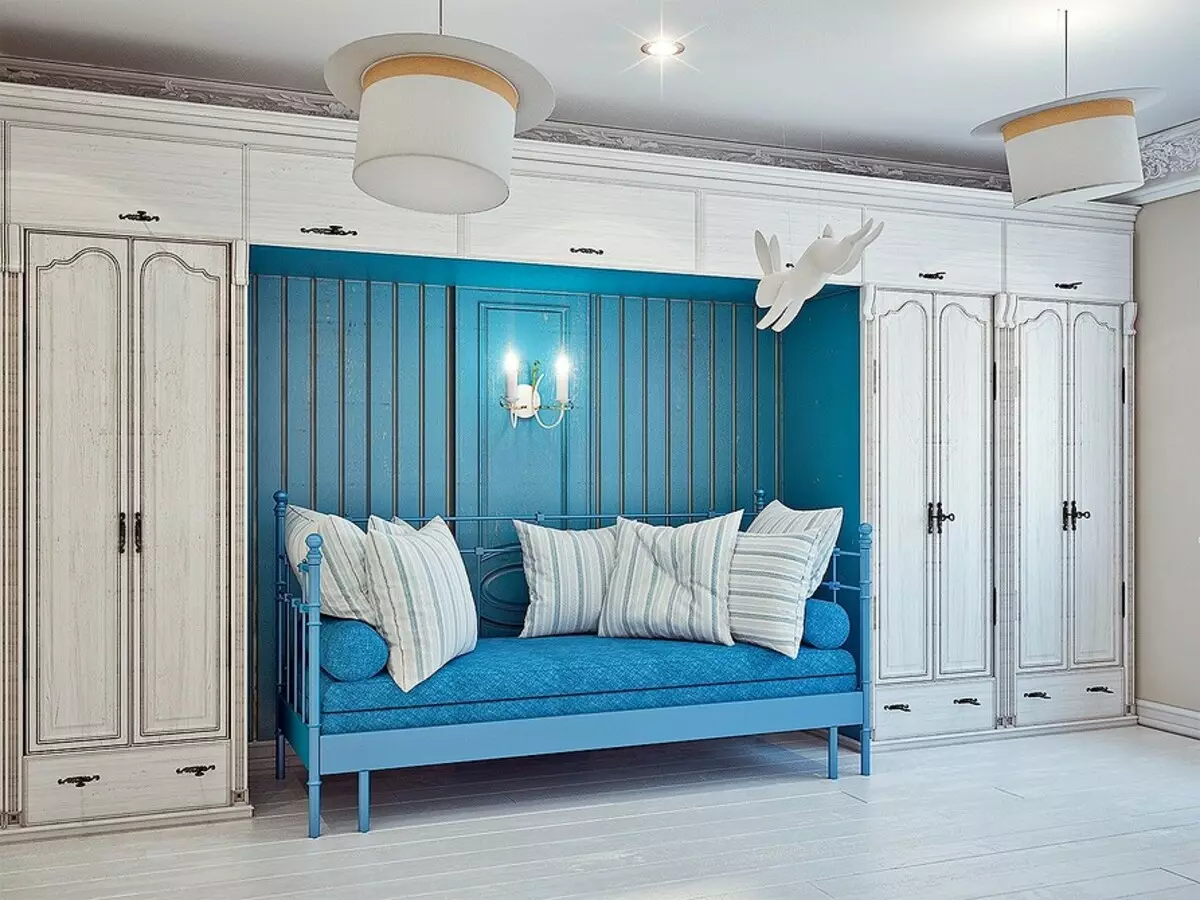 Apartamento en blanco de nieve para tres generaciones decoradas en el espíritu del romanticismo clásico. 9886_12