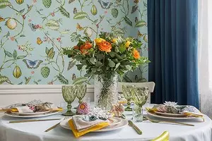Veselá kuchyně interiér: tapety, lustr a zástěra s letní motivy 9910_1