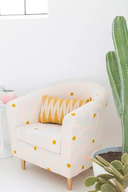 From the sofa to pillows: 16 things for the interior of the living room, which can be made with their own hands 9930_21