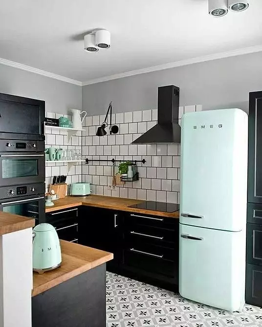 Kapuuts köögis sisustus: 30+ disaini ideed harmoonilise majutuse jaoks 9935_58