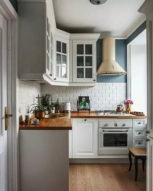 Kapuuts köögis sisustus: 30+ disaini ideed harmoonilise majutuse jaoks 9935_59