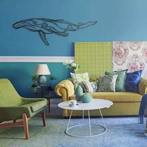 Bagaimana untuk menghiasi dinding di atas sofa: idea yang mudah dan rumit 9959_75