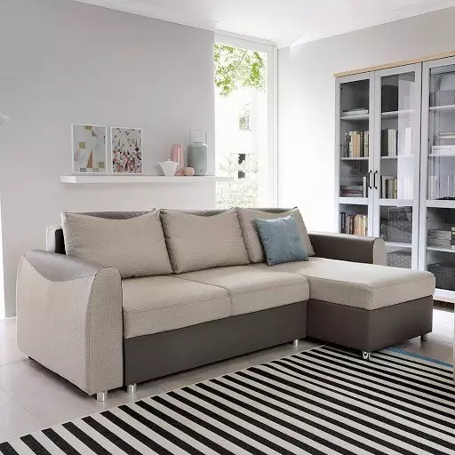Bagaimana untuk menghiasi dinding di atas sofa: idea yang mudah dan rumit 9959_96