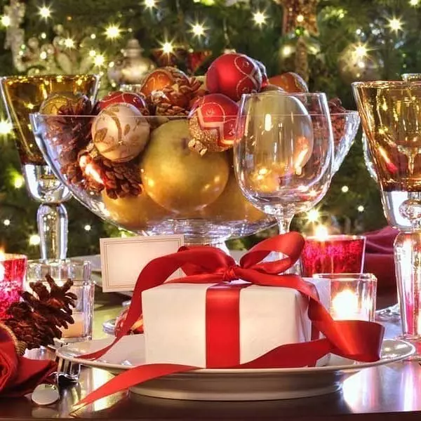 Creați o atmosferă festivă: 9 idei pentru cutii de cadouri de decorare interioară 9963_44